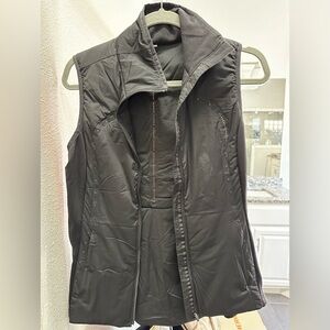 Lululemon Women’s Black Vest (size 6)